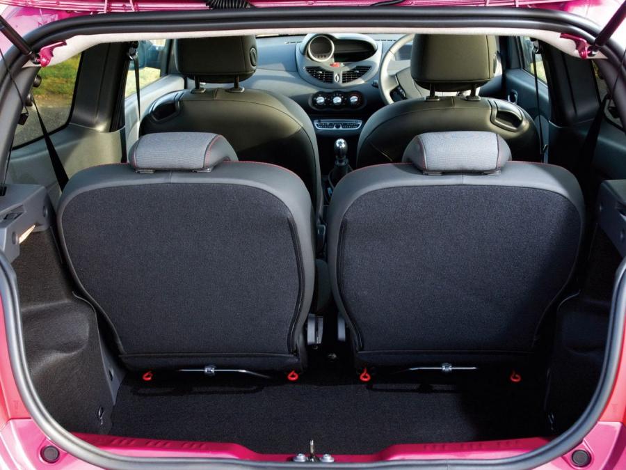  Renault Twingo 2012 года  (UK) (фото 7 из 13)
